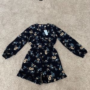 Peyton Bre Floral Navy Romper Size 16